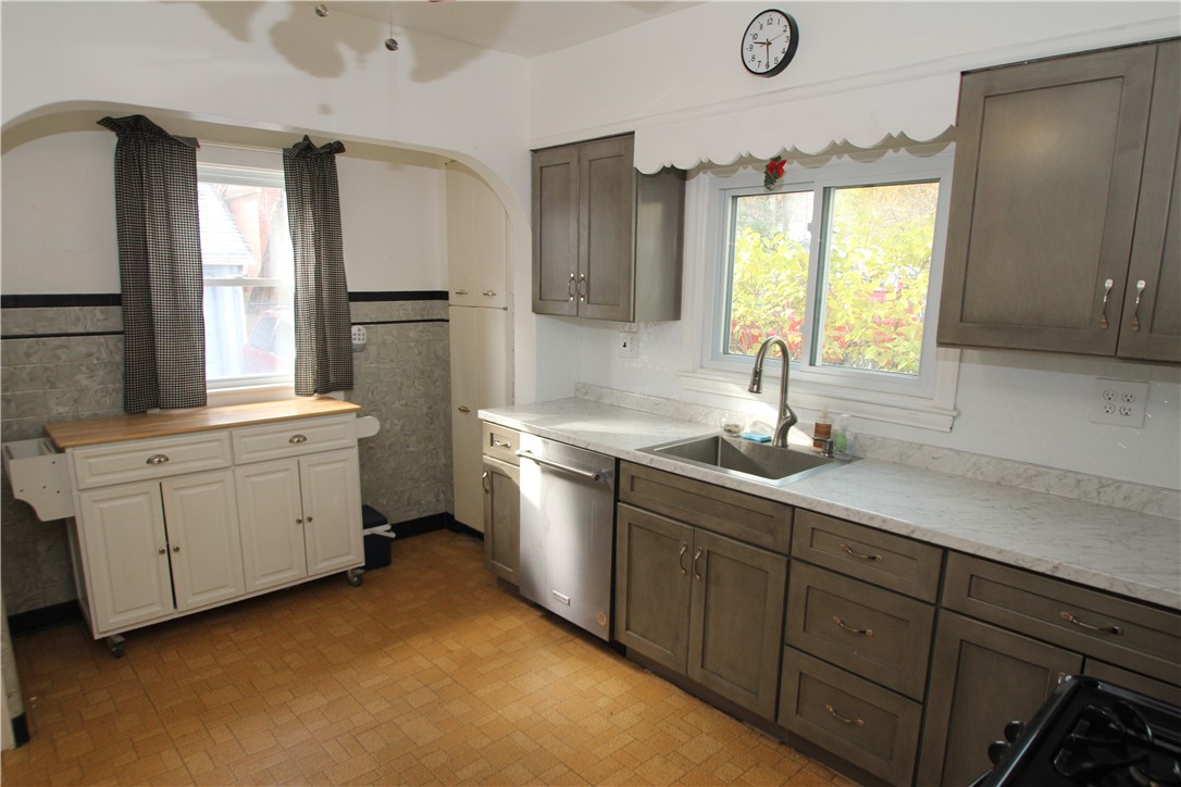 63 Westbourne Road Irondequoit, NY 14617 - Photo 9 of 40