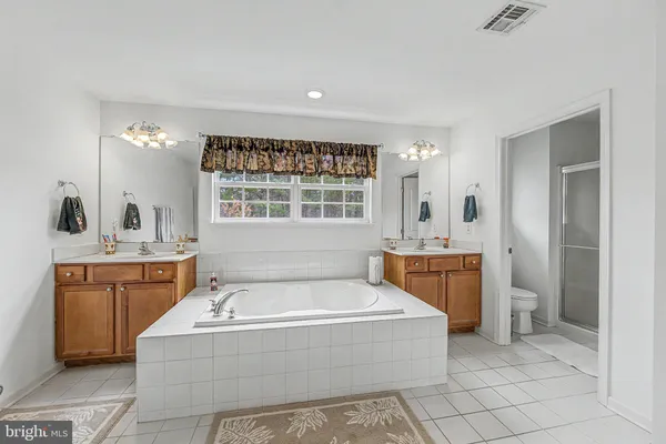 $3,950 | 9 Woodmere Road, Mays Landing, NJ 08330