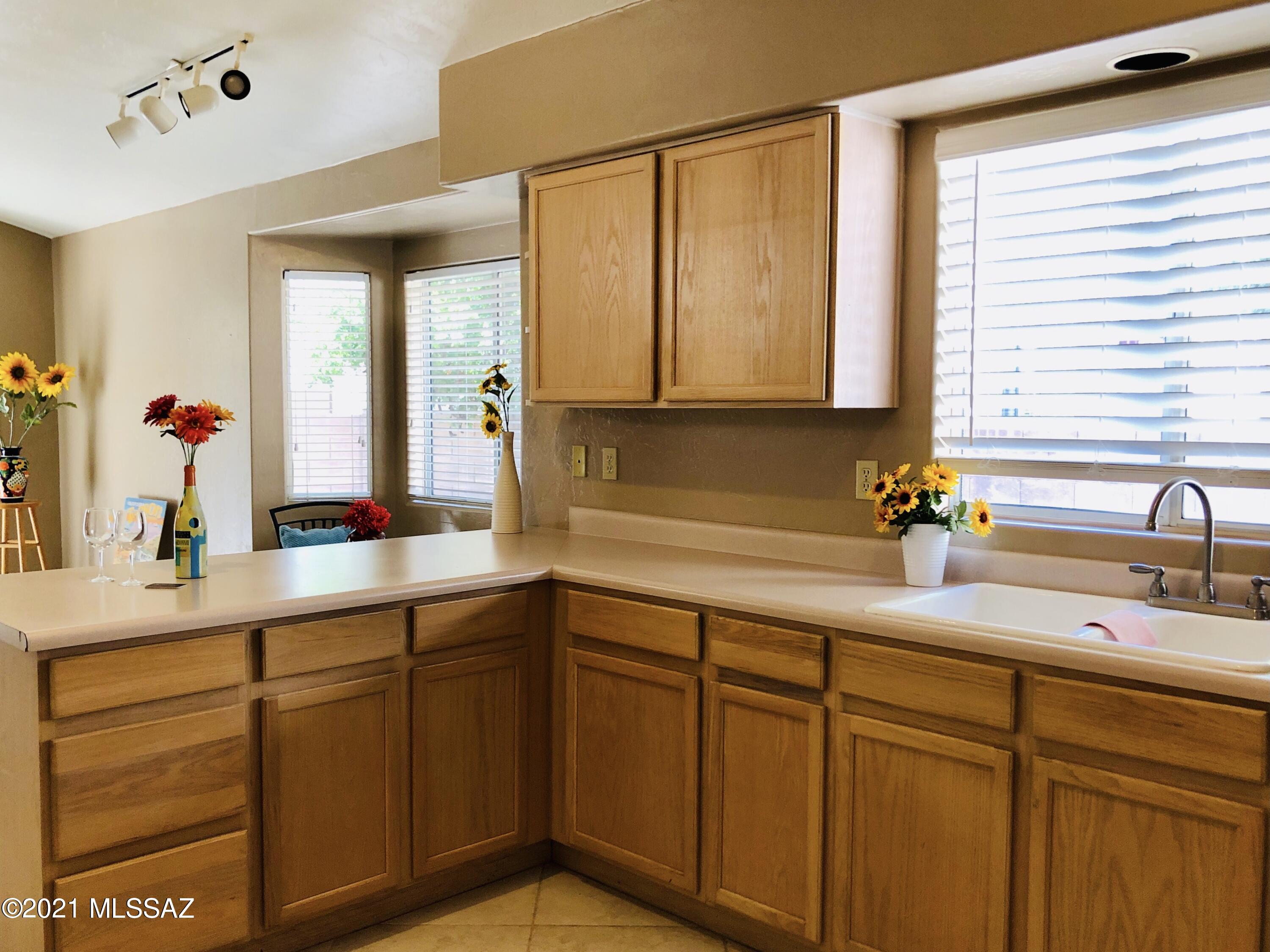 8160 East Pima Ridge Drive Tucson, AZ 85715 - Photo 5 of 19