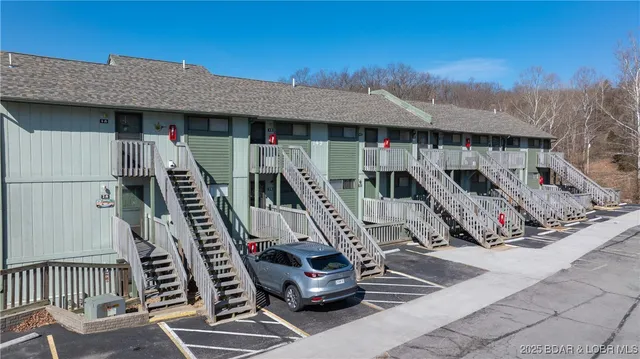 $162,400 | 149 Southwood Shores Place, Unit 1B, Lake Ozark, MO 65049