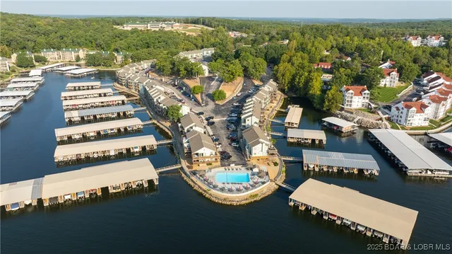 $162,400 | 149 Southwood Shores Place, Unit 1B, Lake Ozark, MO 65049