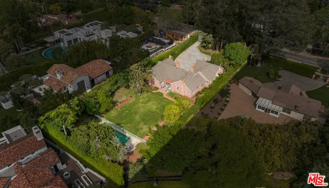 $7,998,000 | 1639 Mandeville Canyon Road, Los Angeles, CA 90049