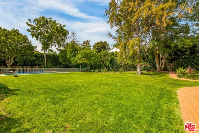 $7,998,000 | 1639 Mandeville Canyon Road, Los Angeles, CA 90049