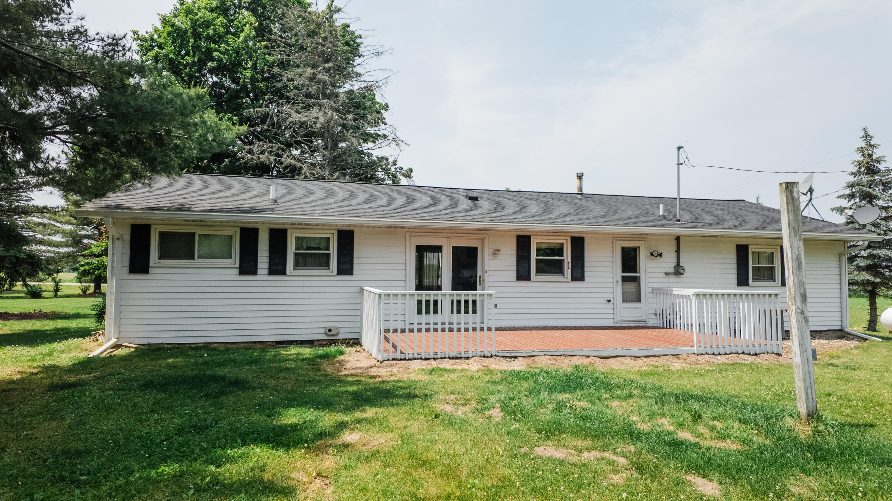 2250 Pray Road Charlotte, MI 48813 - Photo 24 of 28 DJI_20250612124510_0044_D