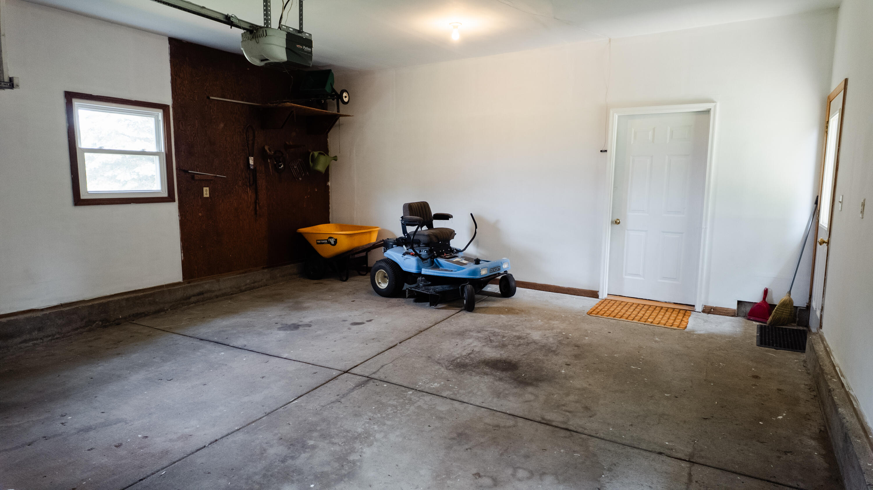 2250 Pray Road Charlotte, MI 48813 - Photo 3 of 28 DJI_20250612124614_0046_D