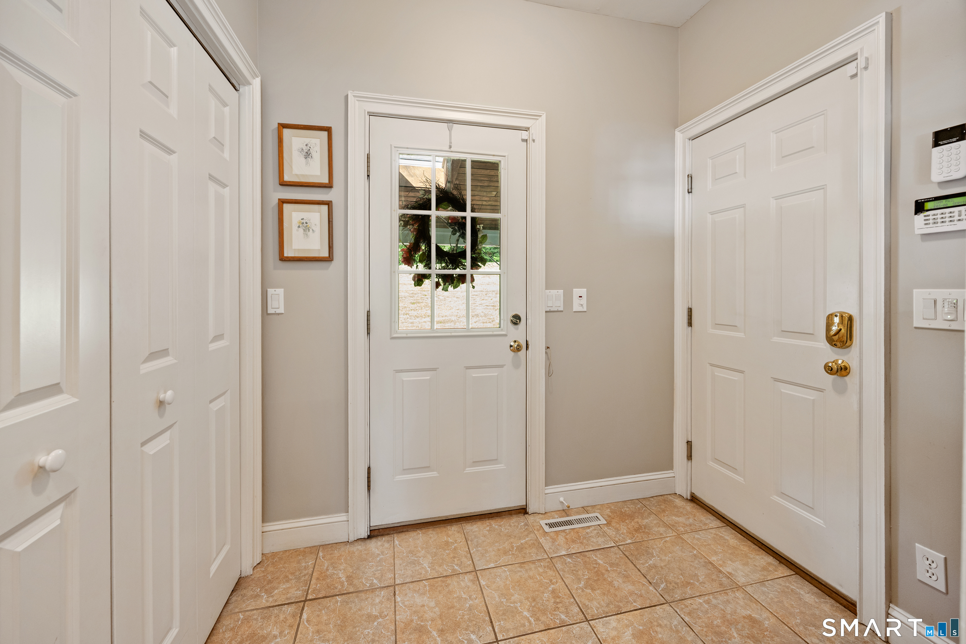 325 Westwood Road Bristol, CT 06010 - Photo 15 of 38