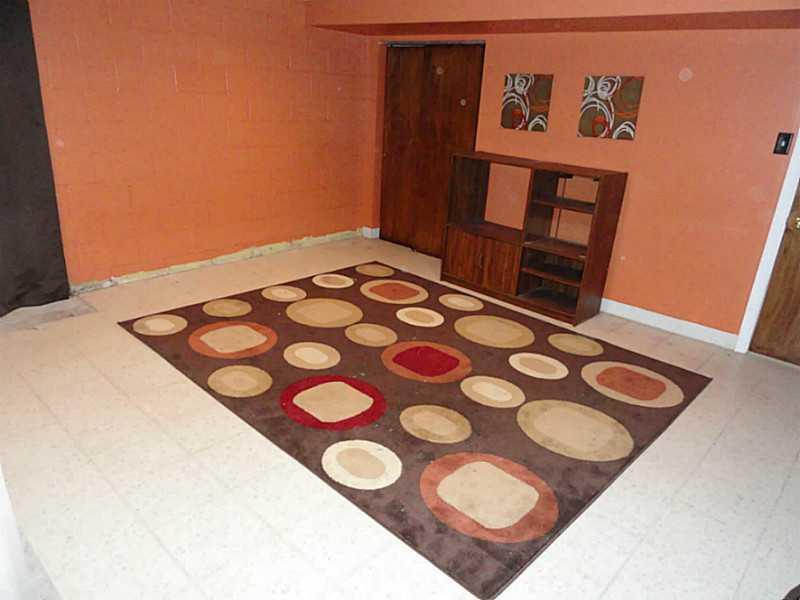 607 Countryside Drive McKees Rocks, PA 15136 - Photo 13 of 15 Family Room.