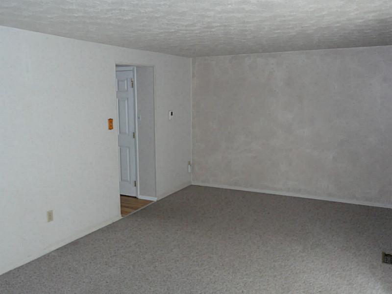 607 Countryside Drive McKees Rocks, PA 15136 - Photo 3 of 15 Living Room.
