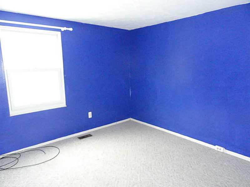 607 Countryside Drive McKees Rocks, PA 15136 - Photo 10 of 15 Bedroom.