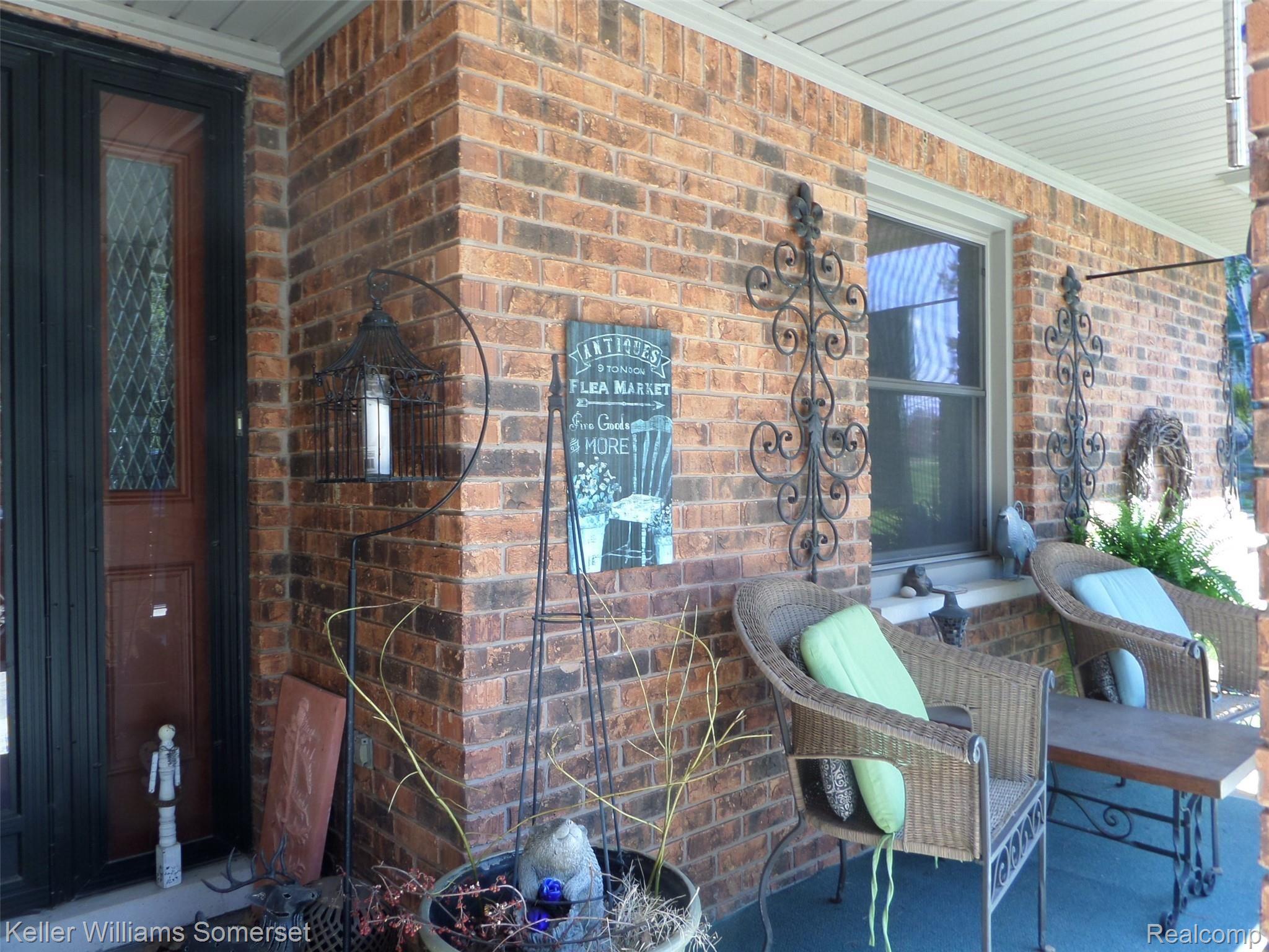 200 Gilmour Road Leonard, MI 48367 - Photo 3 of 32 SAM_0934.JPG