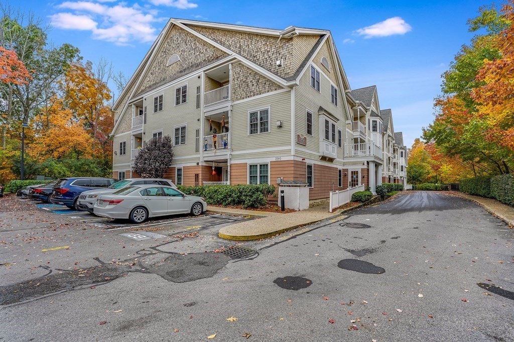 190 Chickering Road, Unit 306D, North Andover, MA 01845 Compass