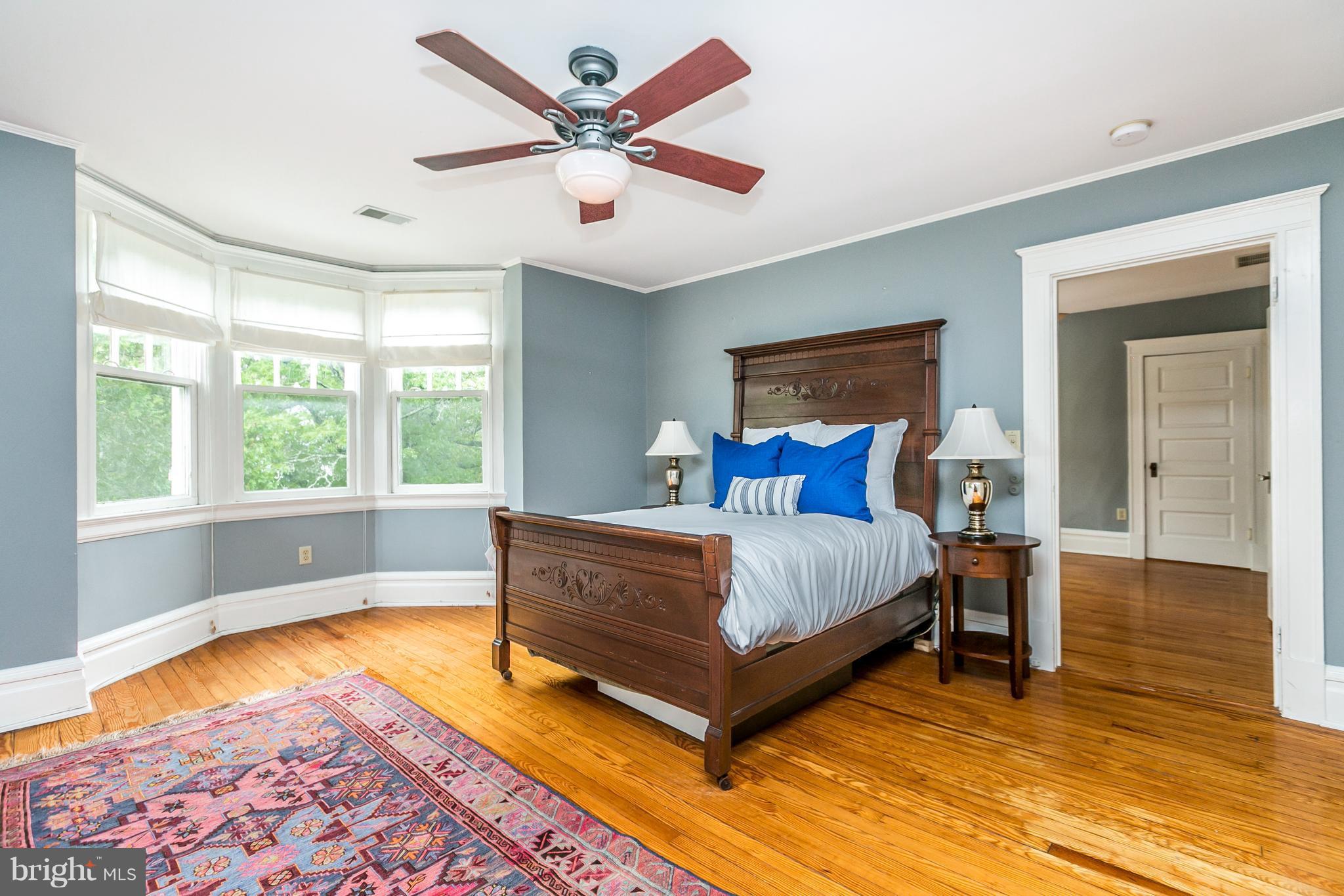 205 Hawthorn Road Baltimore, MD 21210 - Photo 15 of 29 Full of Natural Light
