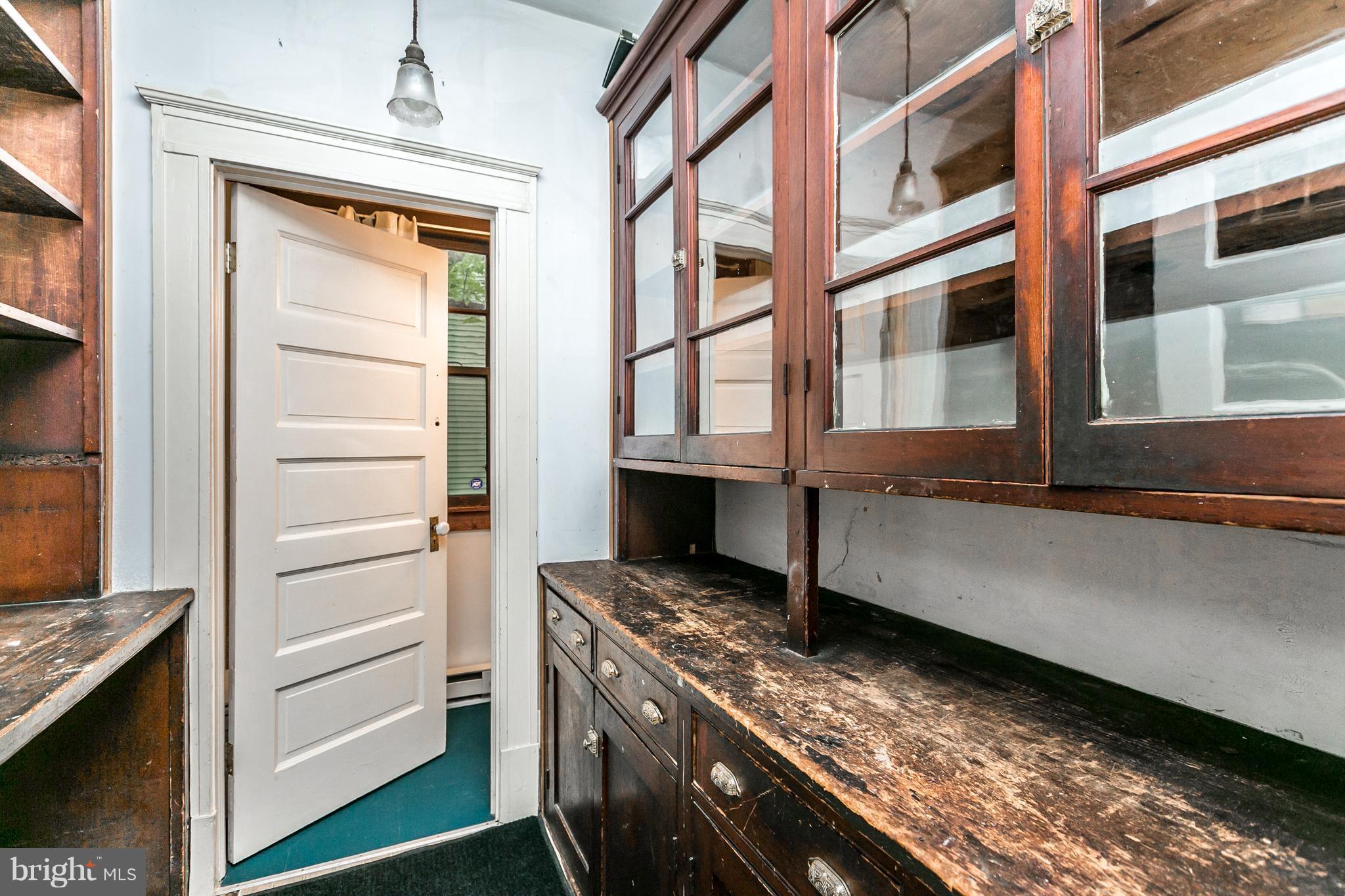 205 Hawthorn Road Baltimore, MD 21210 - Photo 10 of 29 Butler's Pantry
