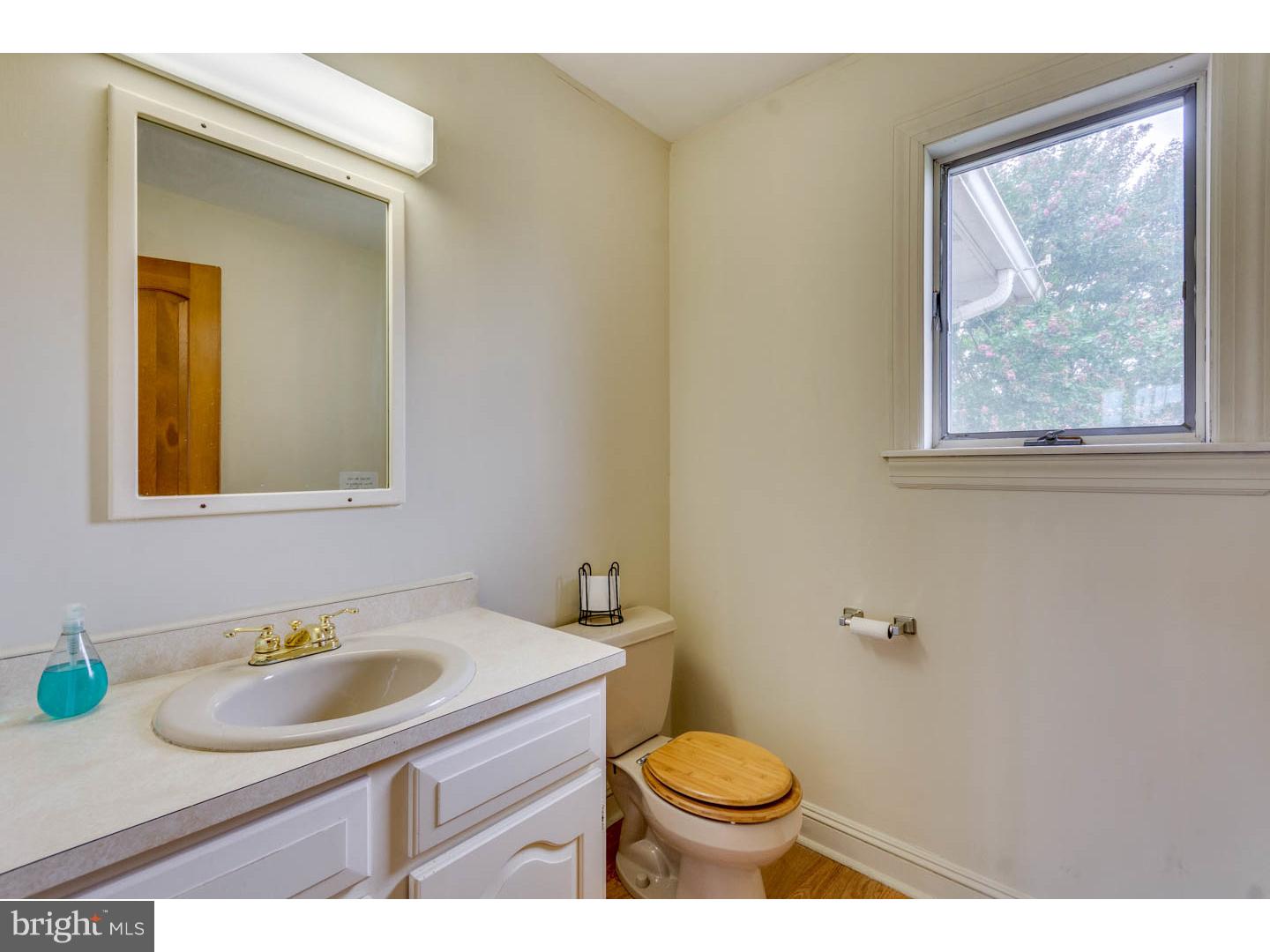 1620 Glassboro Road Williamstown, NJ 08094 - Photo 18 of 28 Bathroom