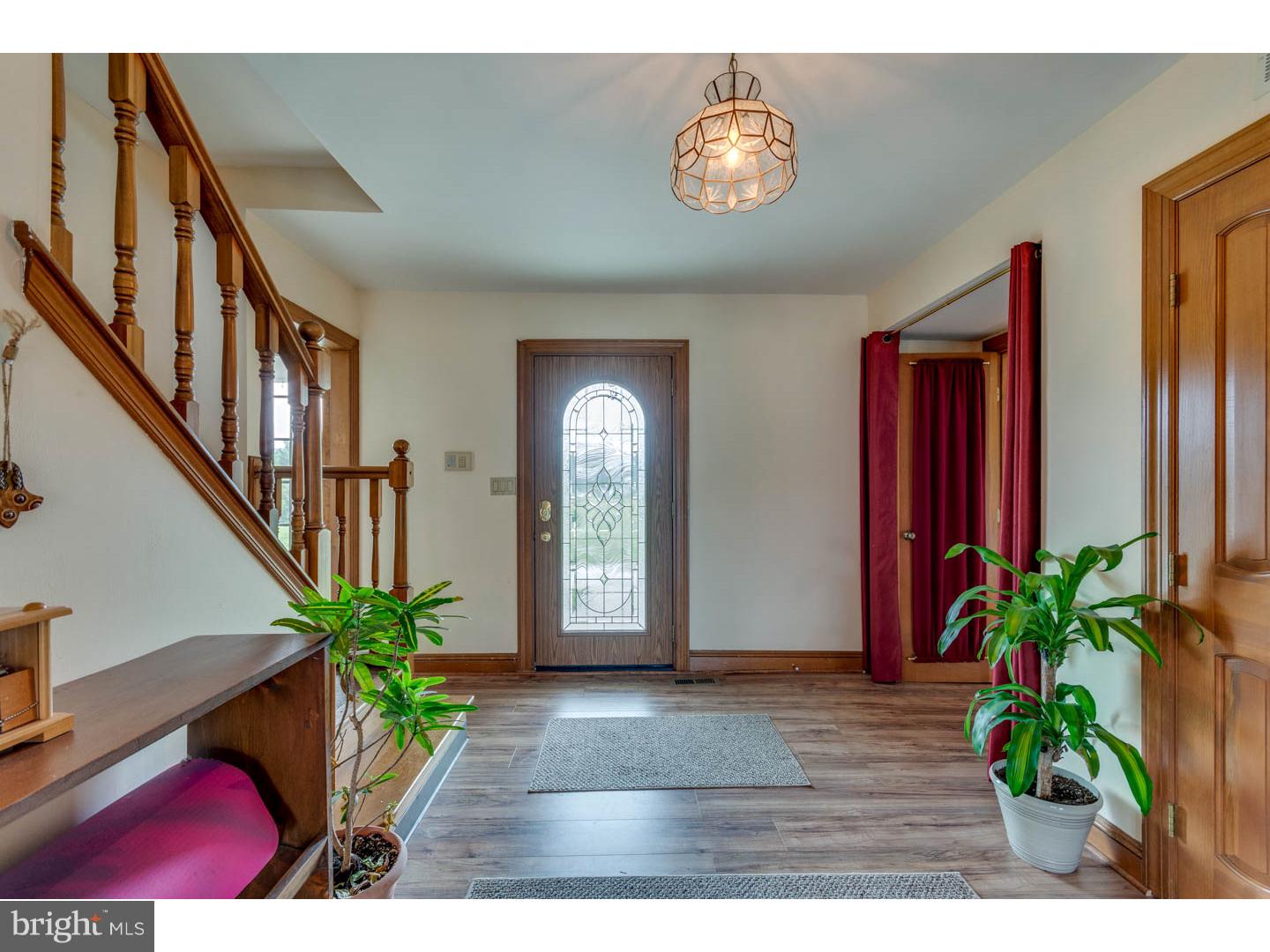 1620 Glassboro Road Williamstown, NJ 08094 - Photo 4 of 28 Foyer