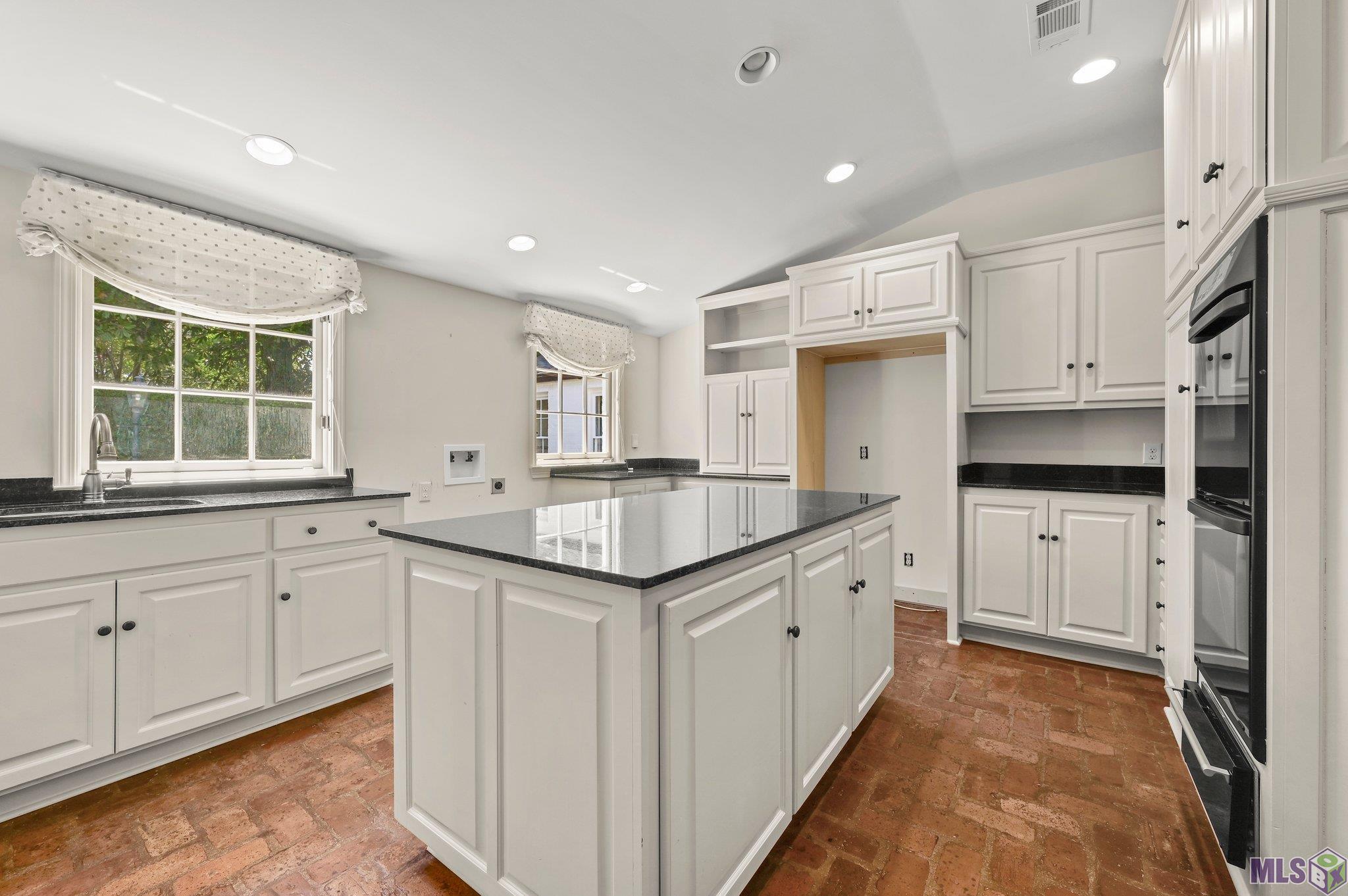 7022 Richards Drive Baton Rouge, LA 70809 - Photo 34 of 58 Laundry