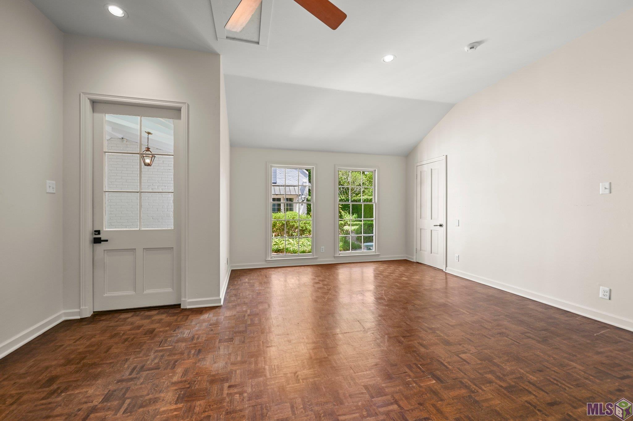 7022 Richards Drive Baton Rouge, LA 70809 - Photo 38 of 58 Guest Bed 2 downstairs