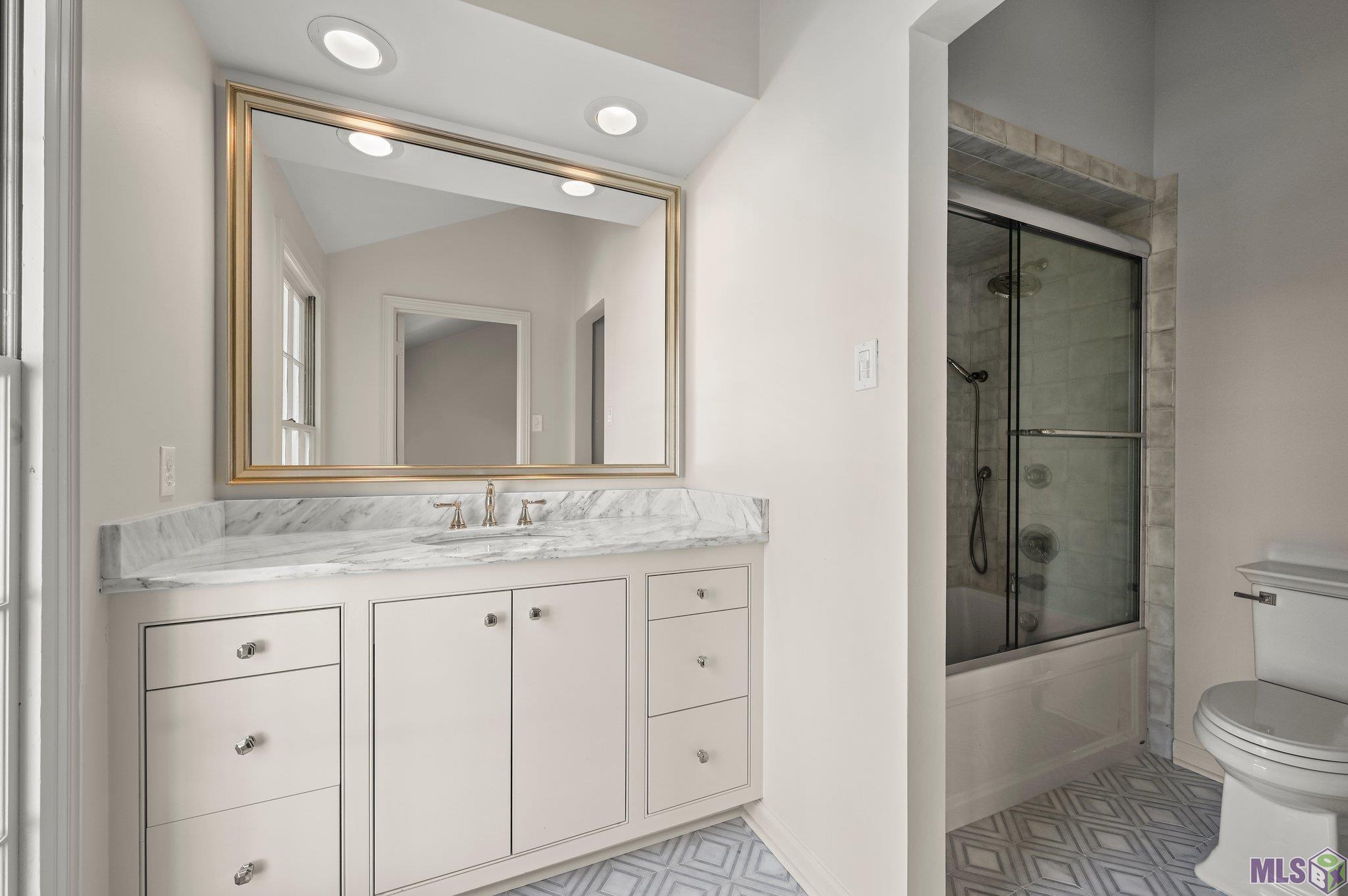 7022 Richards Drive Baton Rouge, LA 70809 - Photo 39 of 58 Guest Bath 2 downstairs