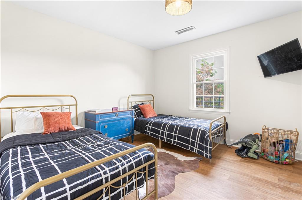 5160 Blakeshire Road Greensboro, NC 27406 - Photo 14 of 19