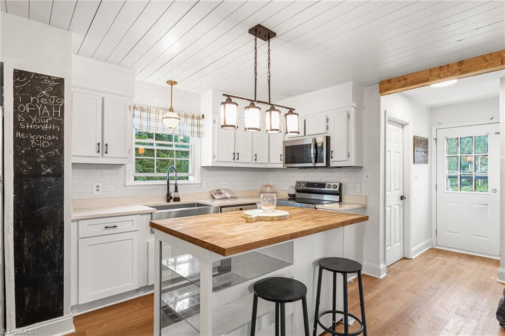 5160 Blakeshire Road Greensboro, NC 27406 - Photo 7 of 19