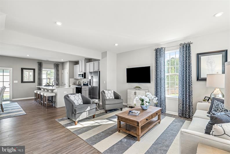 9012 Waller Tree Way Upper Marlboro, MD 20772 - Photo 3 of 20 Kitchen & Living Room