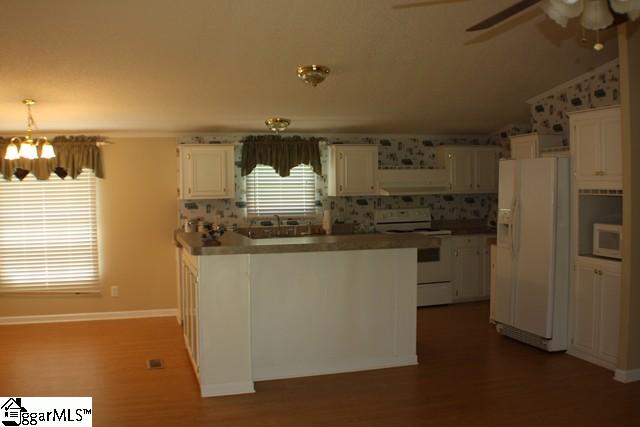 38 South Bates Road Taylors, SC 29687 - Photo 5 of 17