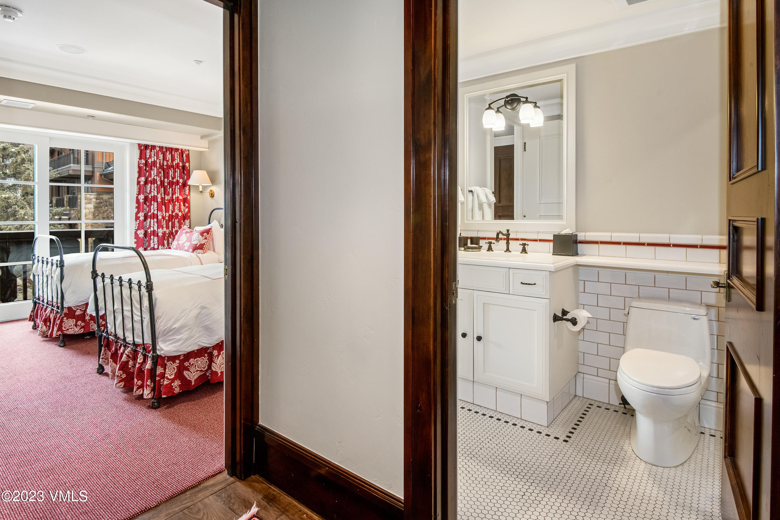 1 Willow Bridge Road, Unit 11C Vail, CO 81657 - Photo 21 of 42 Second bedroom