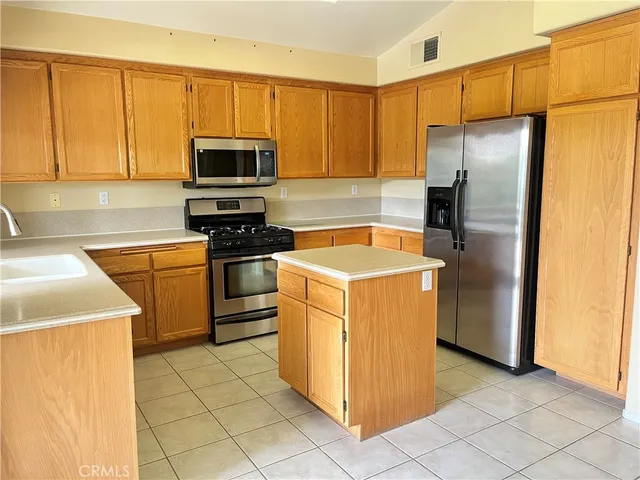 $2,850 | 23880 VÃa Pamilla, Murrieta, CA 92562