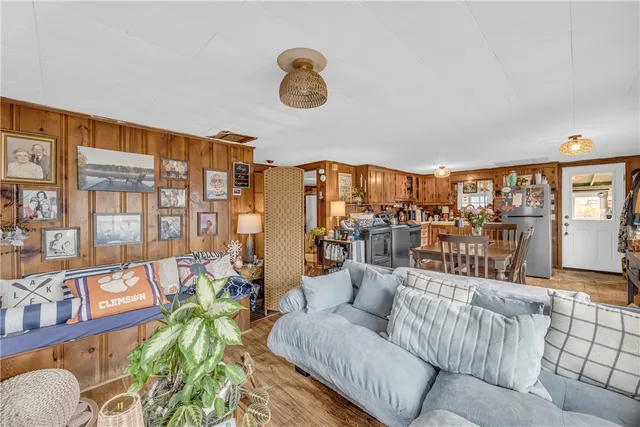 $319,900 | 335 Time Out Place, Tamassee, SC 29686