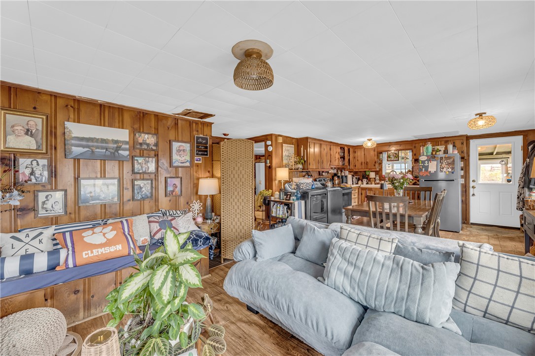 335 Time Out Place Tamassee, SC 29686 - Photo 11 of 49 Living Room