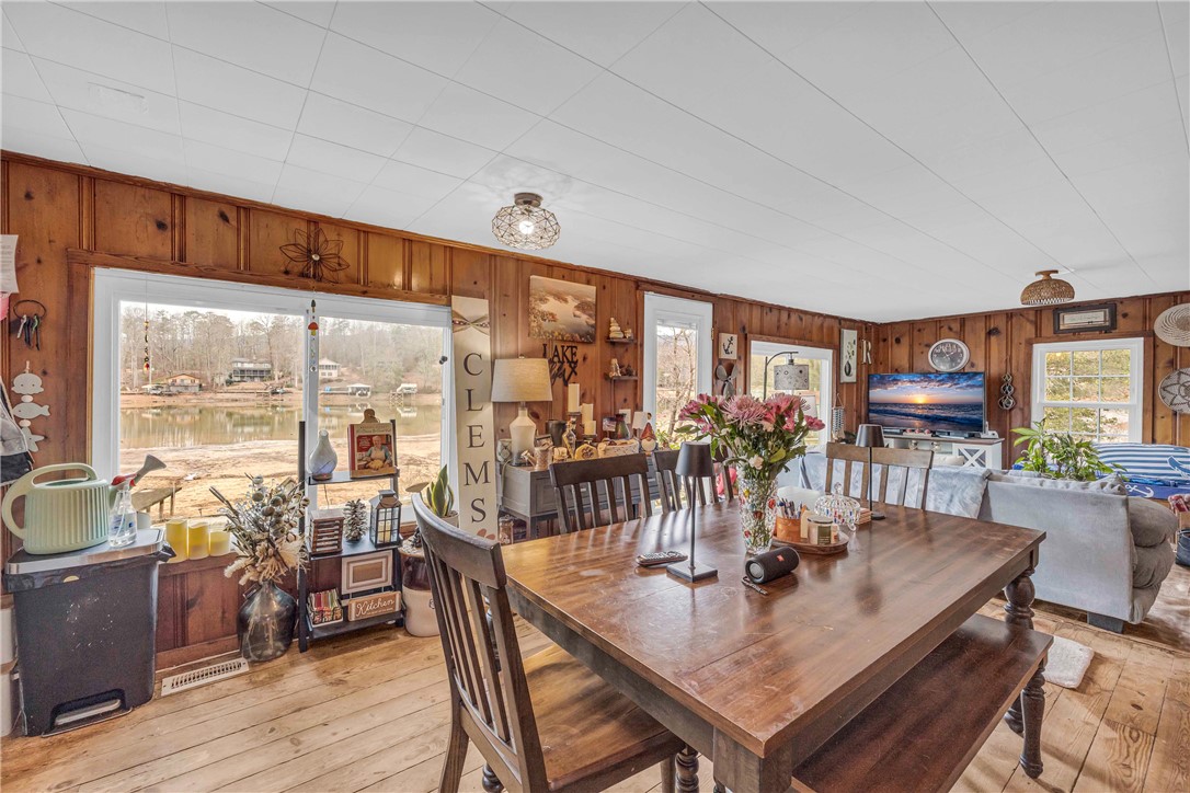 335 Time Out Place Tamassee, SC 29686 - Photo 6 of 49 Kitchen and dining area