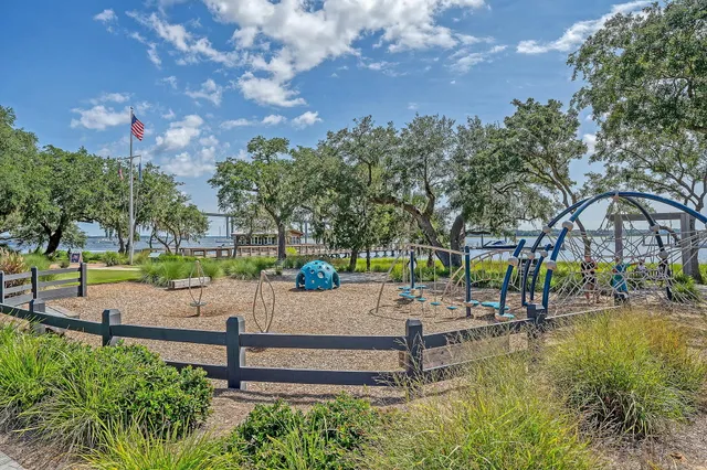 $2,200,000 | 1636 Oak Leaf Street, Charleston, SC 29492