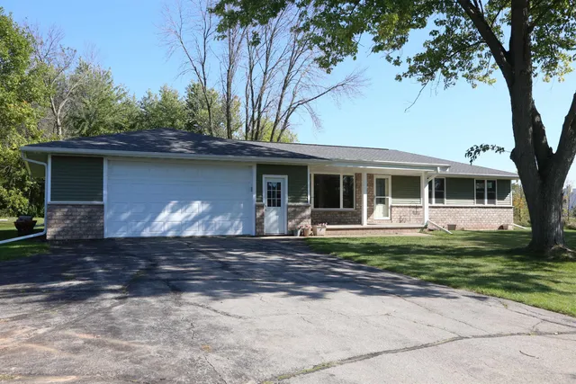 $439,900 | N2382 Maloney Road, Kaukauna, WI 54130
