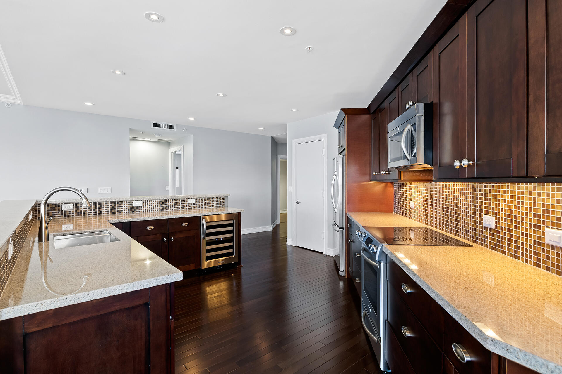 455 East Palmetto Park Road, Unit 7W Boca Raton, FL 33432 - Photo 11 of 39 Kitchen