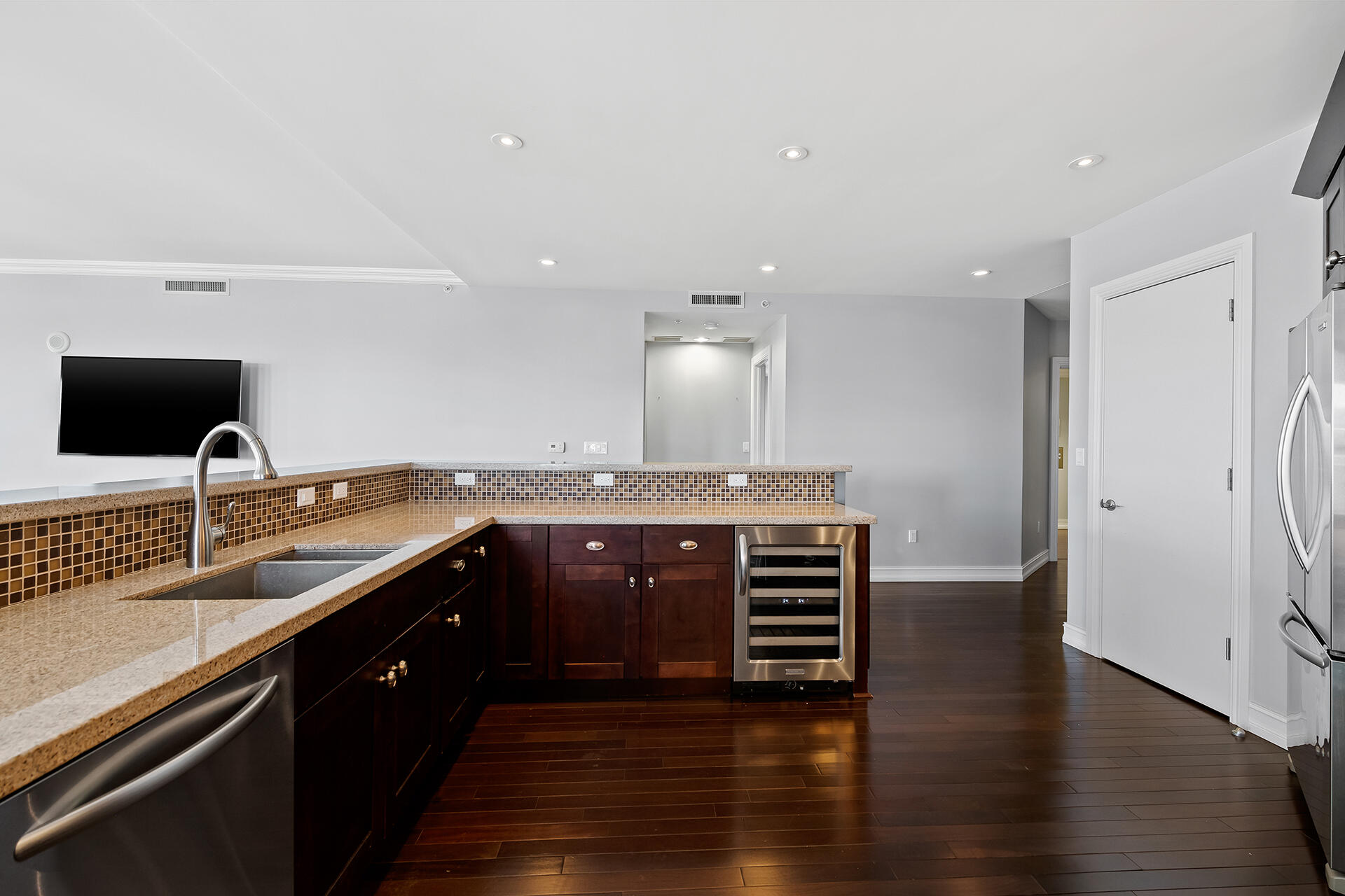 455 East Palmetto Park Road, Unit 7W Boca Raton, FL 33432 - Photo 12 of 39 Kitchen