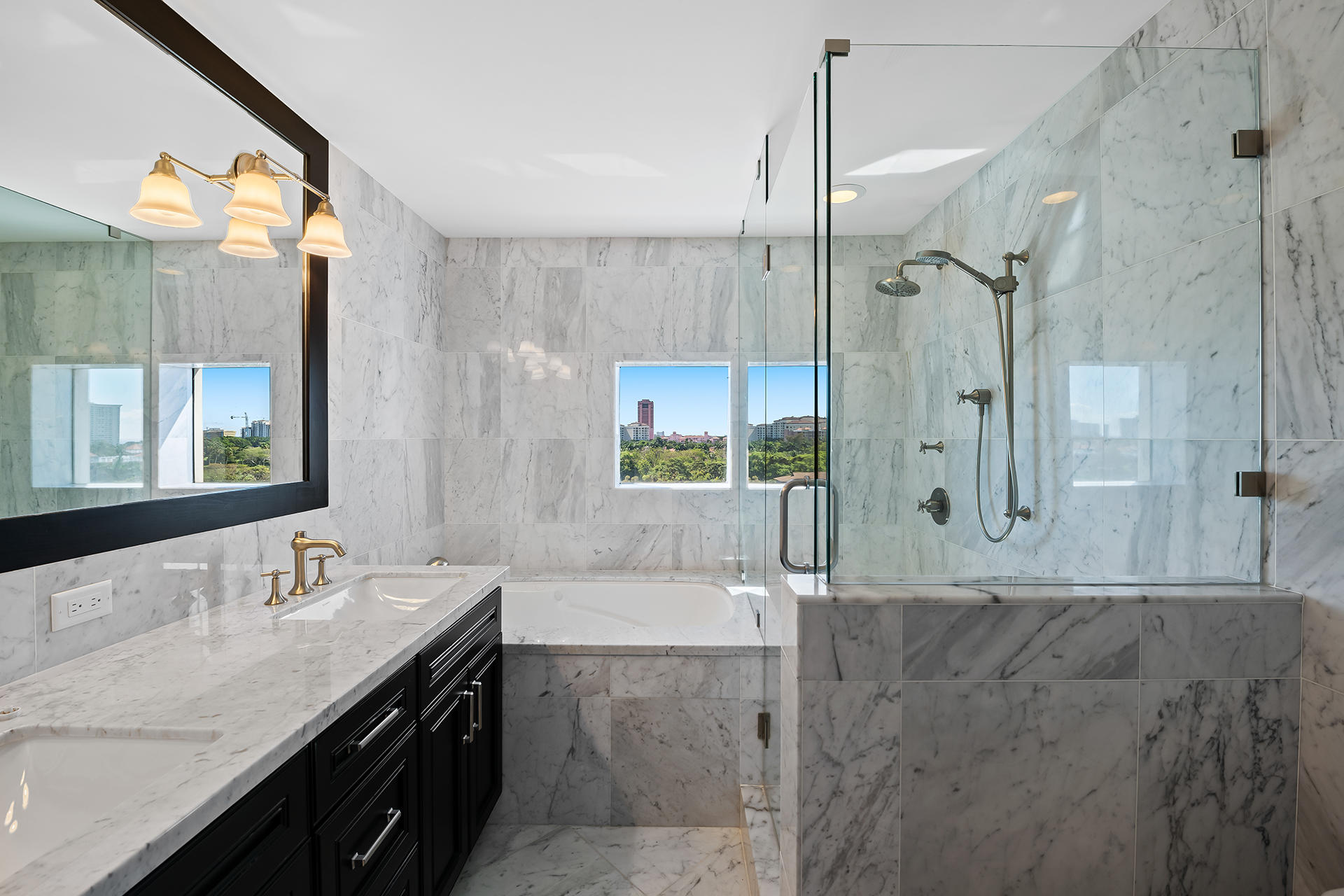 455 East Palmetto Park Road, Unit 7W Boca Raton, FL 33432 - Photo 17 of 39 Master Bathroom