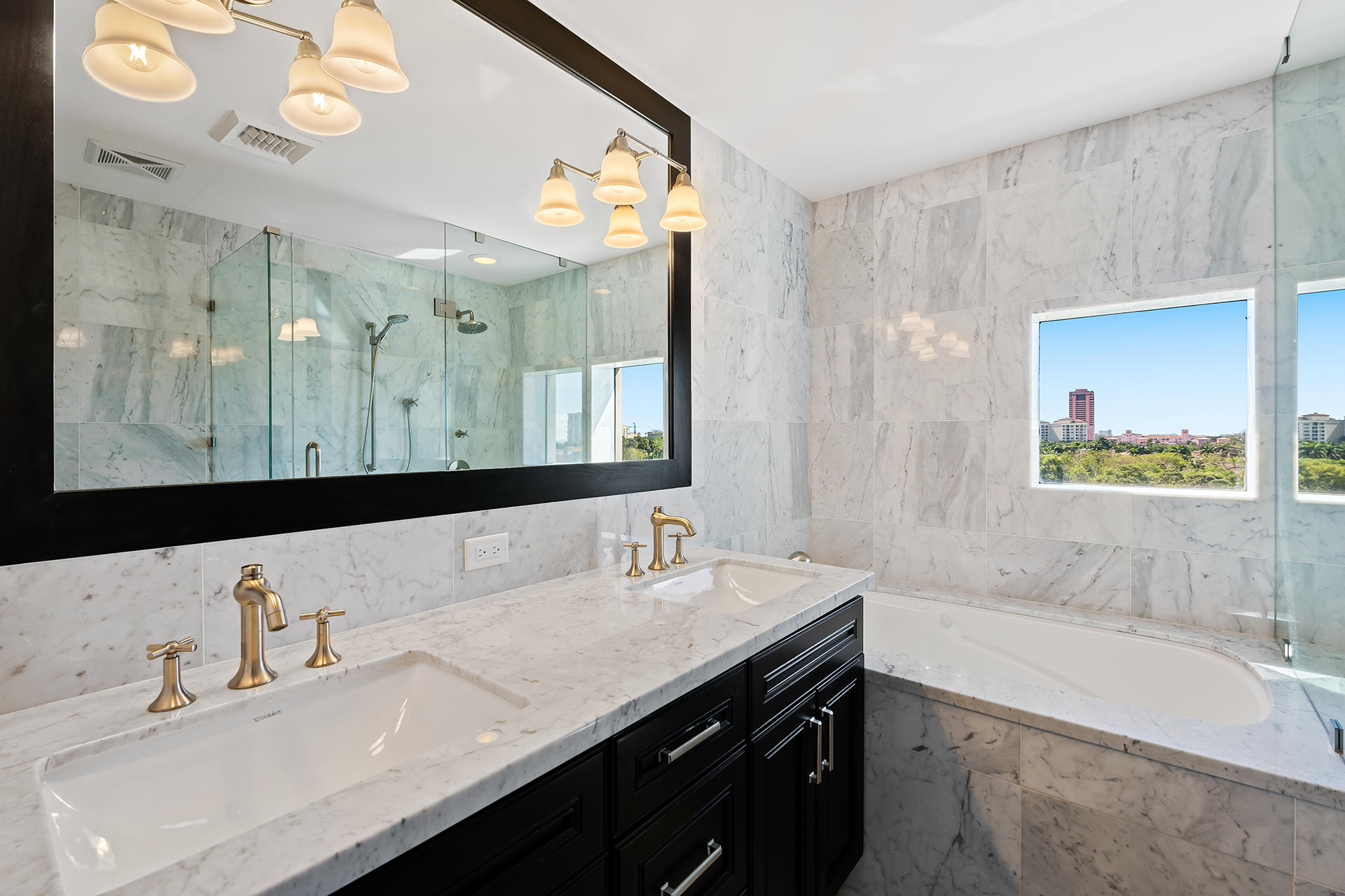 455 East Palmetto Park Road, Unit 7W Boca Raton, FL 33432 - Photo 18 of 39 Master Bathroom