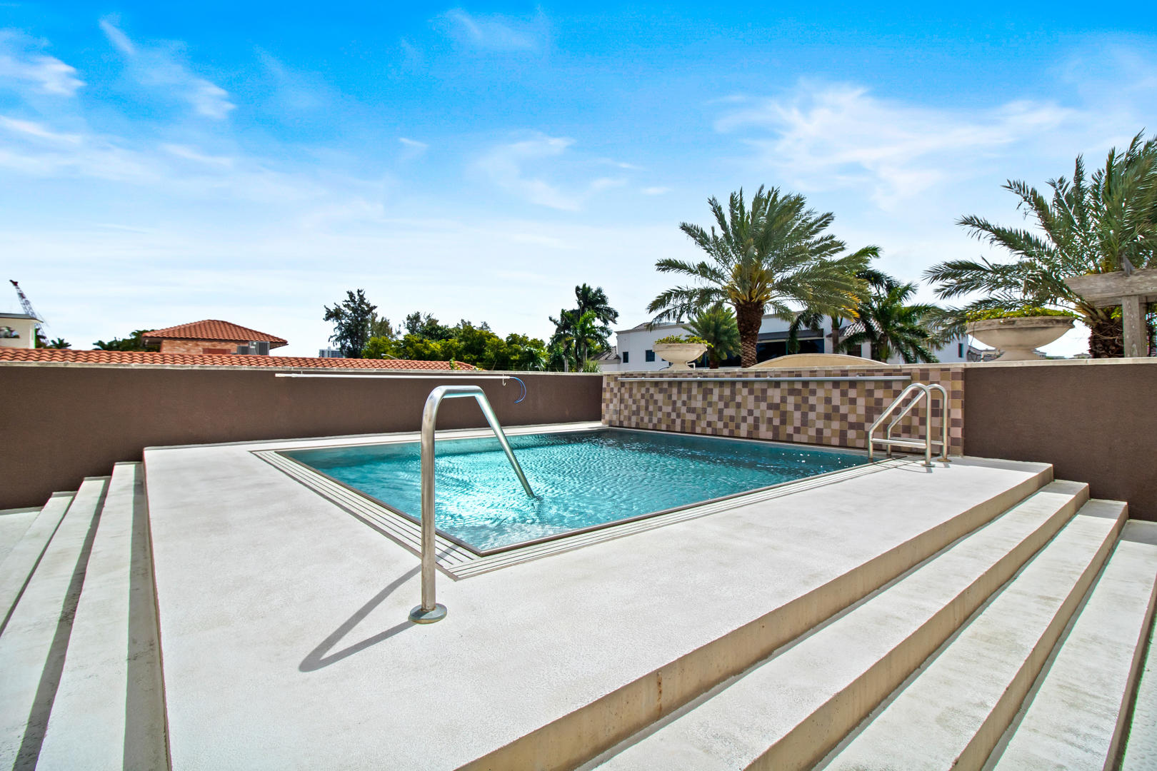 455 East Palmetto Park Road, Unit 7W Boca Raton, FL 33432 - Photo 29 of 39 Community Pool