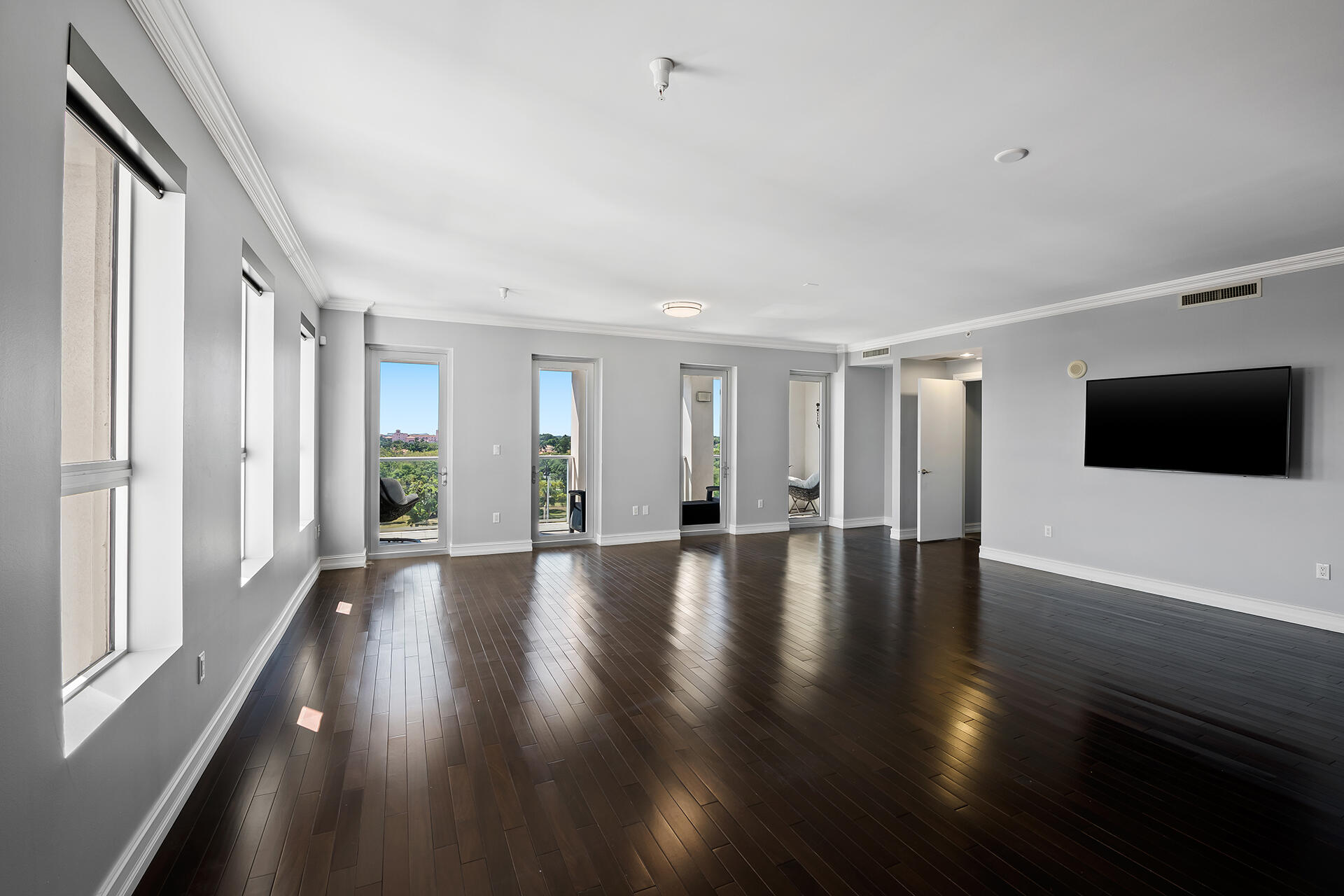 455 East Palmetto Park Road, Unit 7W Boca Raton, FL 33432 - Photo 5 of 39 Open Living Room