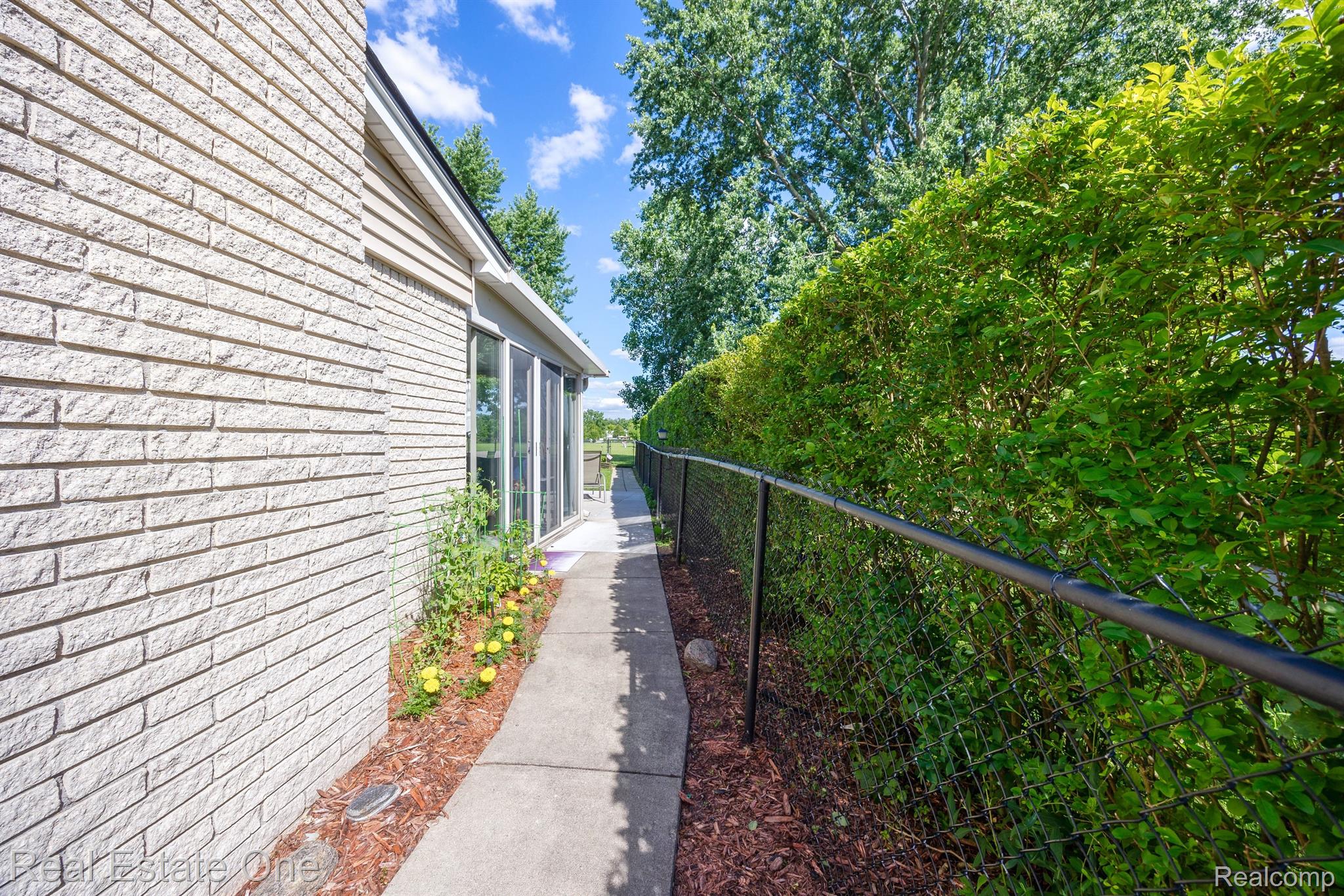7656 Provincial Road Canton, MI 48187 - Photo 11 of 66 Gallery Image 11