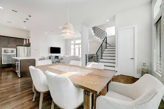 $3,700 | 5622 Kiam Street, Unit F, Houston, TX 77007