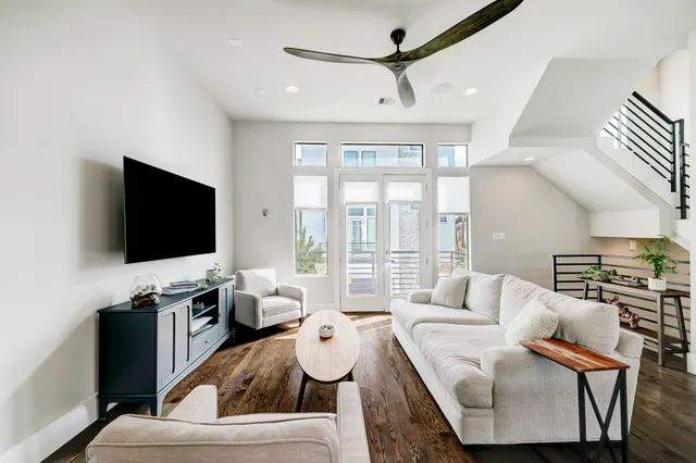 $3,700 | 5622 Kiam Street, Unit F, Houston, TX 77007