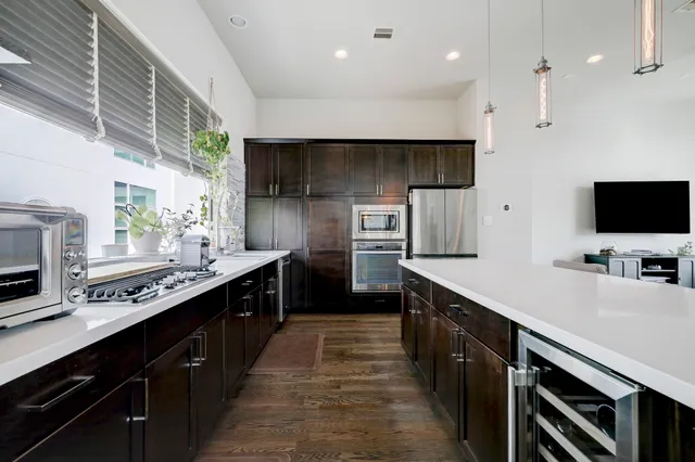 $3,700 | 5622 Kiam Street, Unit F, Houston, TX 77007