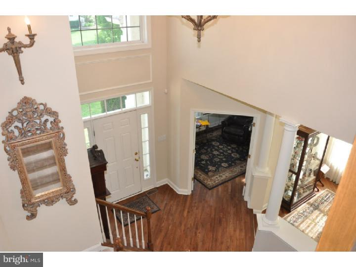 8 Ridgeview Road Delran, NJ 08075 - Photo 2 of 25 Foyer