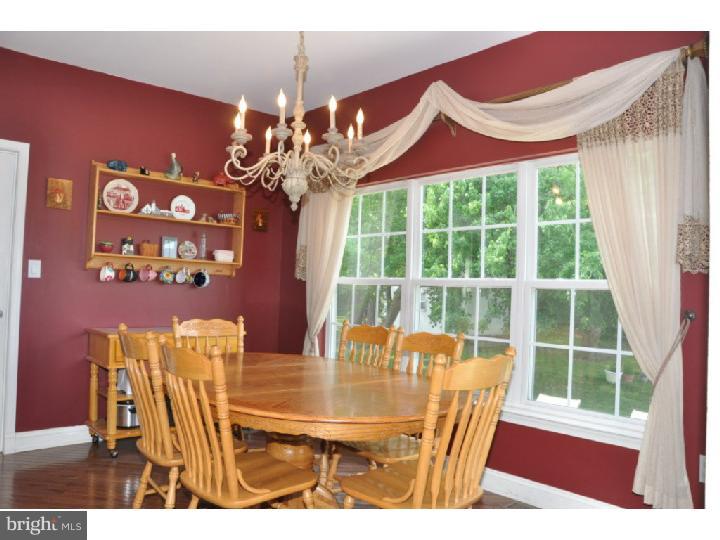 8 Ridgeview Road Delran, NJ 08075 - Photo 11 of 25 Kitchen