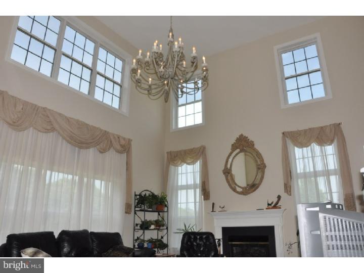 8 Ridgeview Road Delran, NJ 08075 - Photo 13 of 25 Family Room