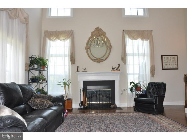 8 Ridgeview Road Delran, NJ 08075 - Photo 15 of 25 Family Room