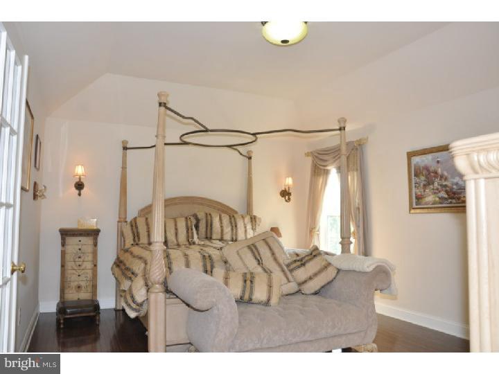 8 Ridgeview Road Delran, NJ 08075 - Photo 16 of 25 Master Bedroom