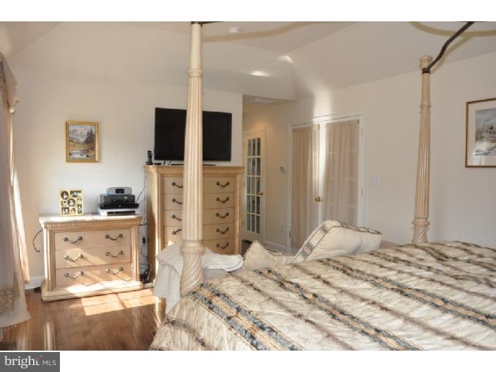 8 Ridgeview Road Delran, NJ 08075 - Photo 17 of 25 Master Bedroom