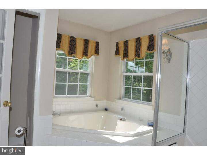8 Ridgeview Road Delran, NJ 08075 - Photo 18 of 25 Master Bathroom